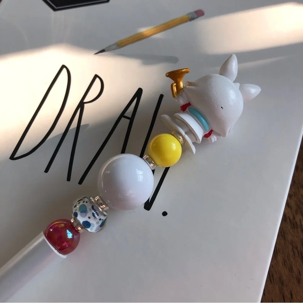 Disney doorables: Alice in Wonderland: White Rabbit handmade beaded pen